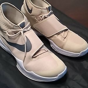 Nike Zoom HyperRev basketball shoes